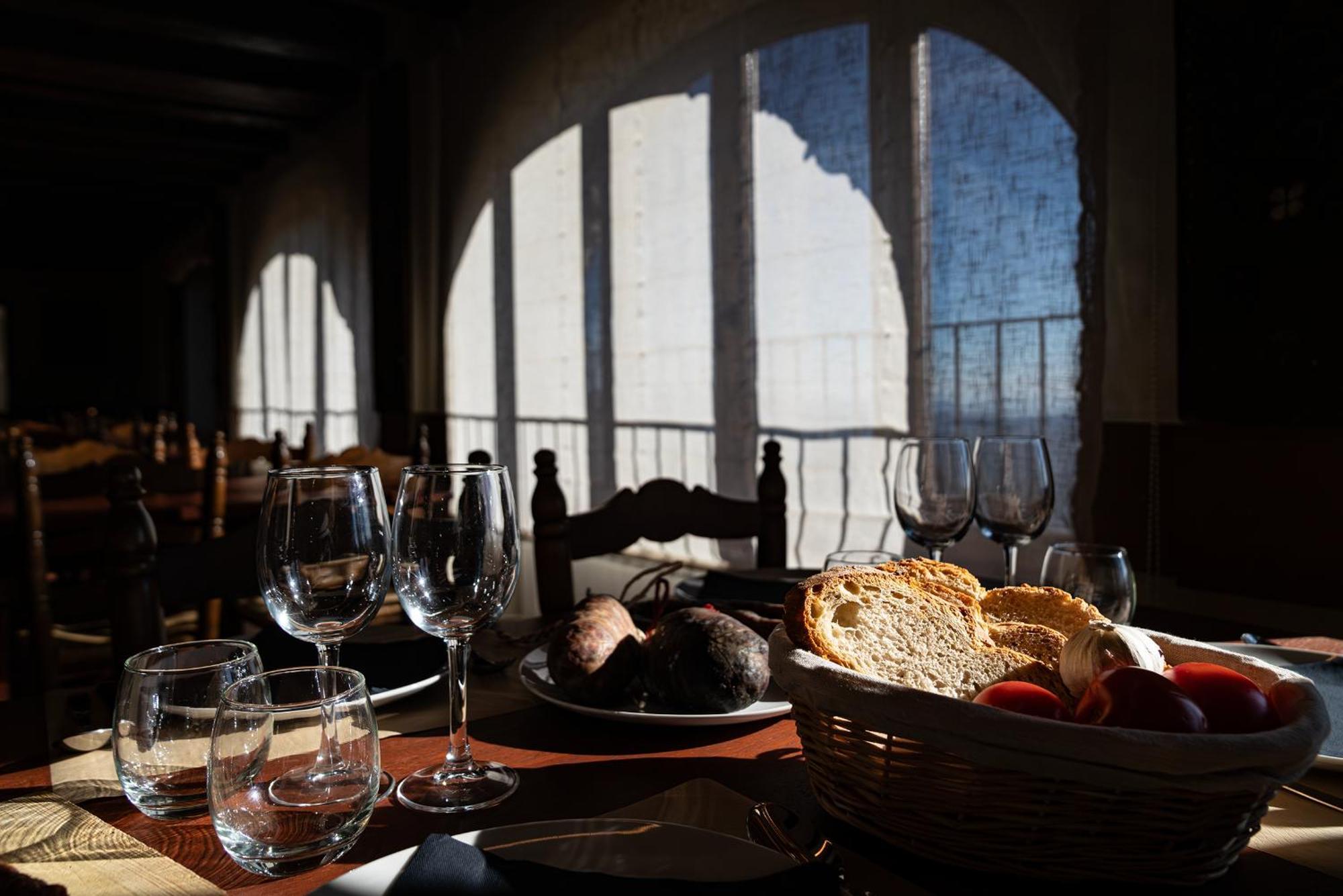 Santuari De Santa Maria De Montgrony Hotel Gombren Buitenkant foto